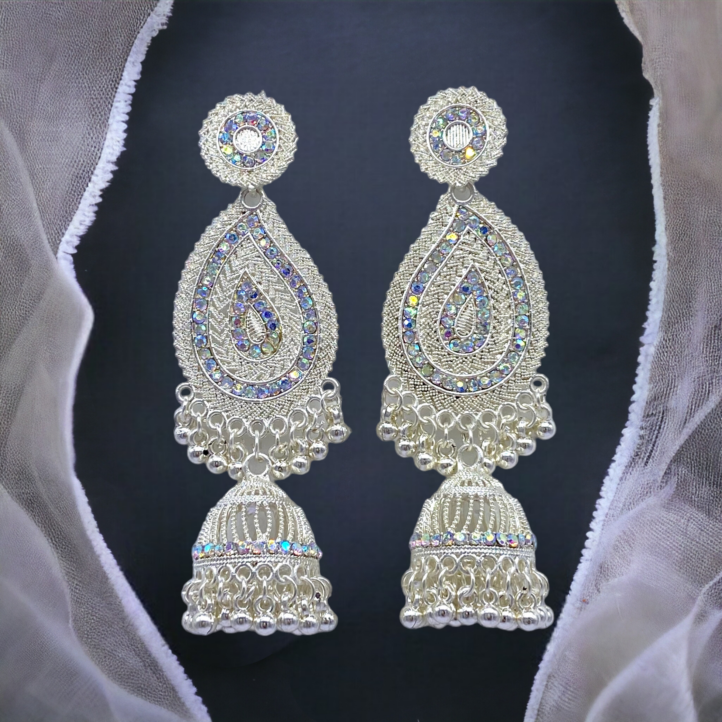 Long White Gold Earring with Zumkhi