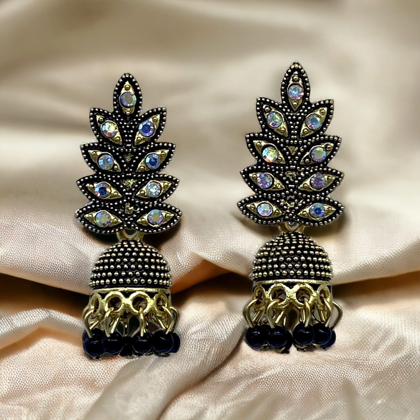 Diomond studded small Zumkha earring