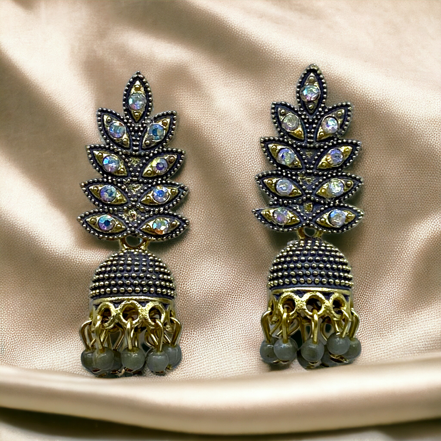 Diomond studded small Zumkha earring