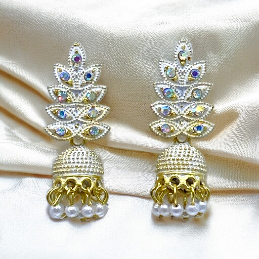 Diomond studded small Zumkha earring